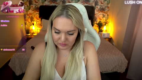  Amely  online show from December 12, 9:40 am