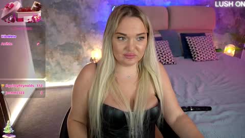  Amely  online show from January 22, 1:42 pm