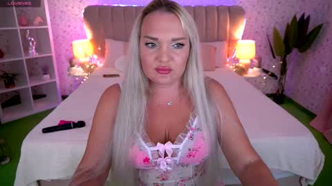  Amely  online show from September 17, 2:19 pm