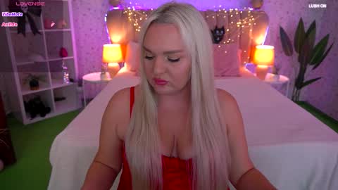 missyymarty online show from October 31, 3:46 pm