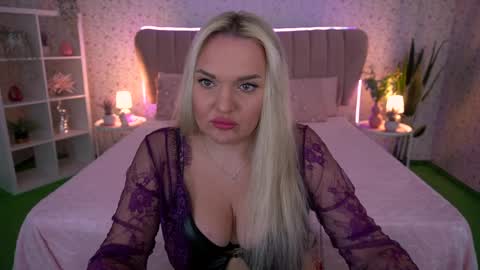 missyymarty online show from April 4, 7:17 am