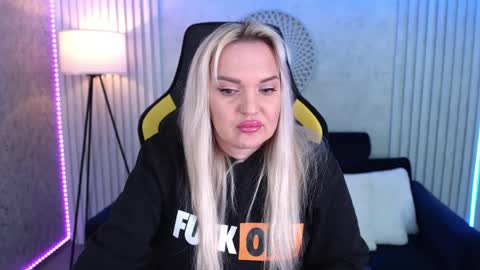 missyymarty online show from April 11, 7:02 am