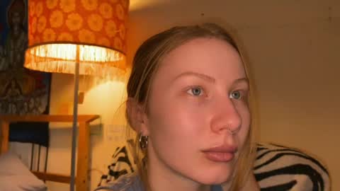 Snapshot of misszlataa chatting on March 5, 12:55 pm Zlata online show from March 5, 12:55 pm