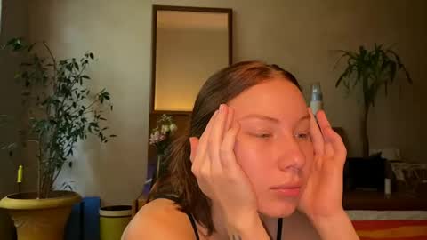 Snapshot of misszlataa chatting on October 5, 6:45 am Zlata online show from October 5, 6:45 am