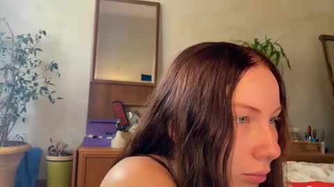 Snapshot of misszlataa chatting on October 9, 8:01 am Zlata online show from October 9, 8:01 am