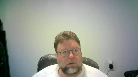 Mr. Happy online show from November 4, 6:23 am