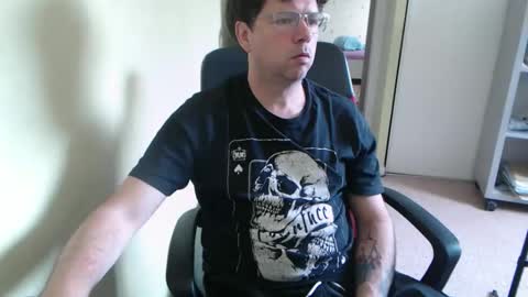 Snapshot of mistercoeur1 chatting on April 22, 7:44 am mistercoeur online show from April 22, 7:44 am