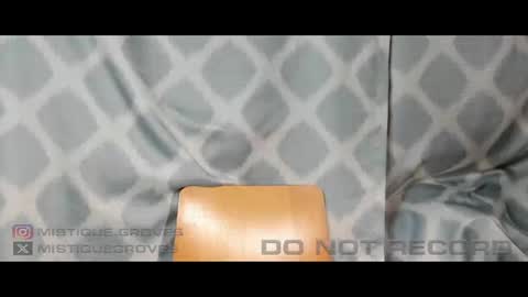 Mistique Groves online show from October 9, 3:04 am