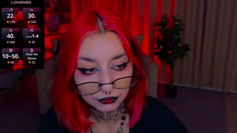 Snapshot of mistress__marcelline chatting on July 14, 1:41 am Marcelline online show from July 14, 1:41 am