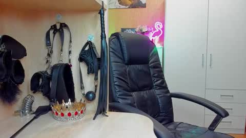 Mistress Kristi online show from November 11, 7:58 pm