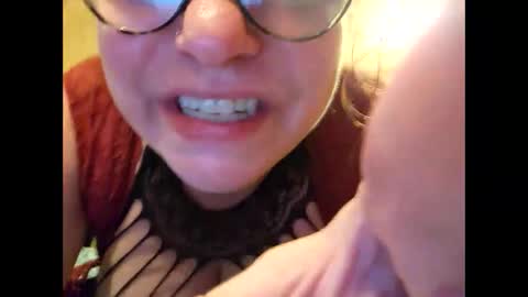 Snapshot of mistress_lk chatting on March 17, 6:00 pm MistyVale online show from March 17, 6:00 pm