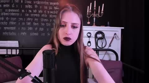Snapshot of mistress_marlene chatting on May 2, 6:40 am Mistress Marlene online show from May 2, 6:40 am