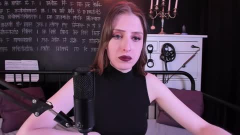 Snapshot of mistress_marlene chatting on May 18, 7:58 am Mistress Marlene online show from May 18, 7:58 am