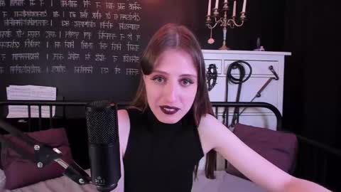 Snapshot of mistress_marlene chatting on June 7, 9:24 am Mistress Marlene online show from June 7, 9:24 am