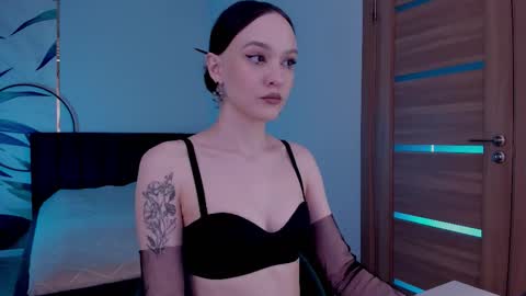 Snapshot of mistress_mialibra chatting on September 15, 7:03 pm Mistress Mia online show from September 15, 7:03 pm