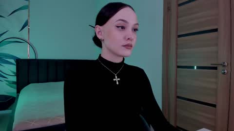 Snapshot of mistress_mialibra chatting on October 5, 10:40 pm Mistress Mia online show from October 5, 10:40 pm