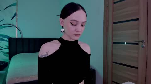 Snapshot of mistress_mialibra chatting on October 7, 11:57 pm Mistress Mia online show from October 7, 11:57 pm