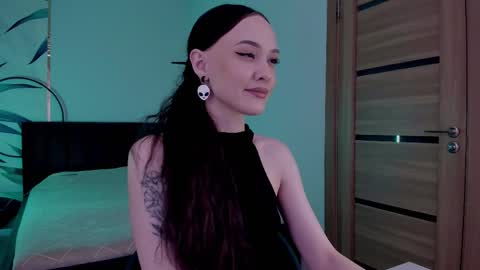 Snapshot of mistress_mialibra chatting on October 24, 11:12 pm Mistress Mia online show from October 24, 11:12 pm