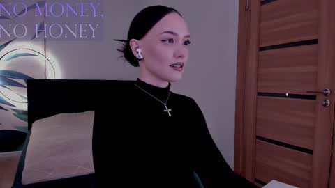 Snapshot of mistress_mialibra chatting on December 13, 10:48 pm Mistress Mia online show from December 13, 10:48 pm