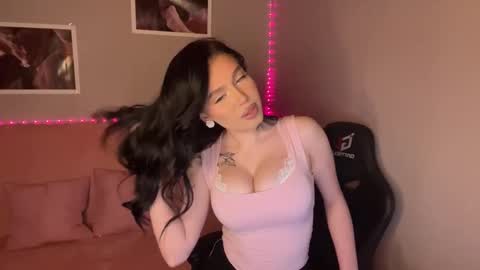 Mia online show from September 12, 4:07 pm