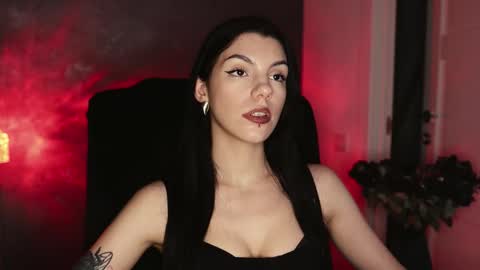 Snapshot of mistress_rochelle chatting on October 21, 10:10 pm Miss Rochelle online show from October 21, 10:10 pm