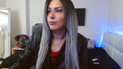 Snapshot of mistressevelyn_ chatting on January 9, 5:34 am MistressEvelyn online show from January 9, 5:34 am