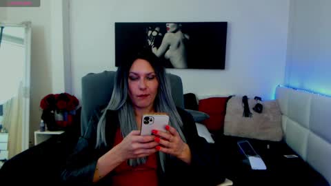 Snapshot of mistressevelyn_ chatting on January 20, 12:28 pm MistressEvelyn online show from January 20, 12:28 pm