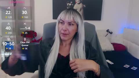 Snapshot of mistressevelyn_ chatting on October 13, 3:28 am MistressEvelyn online show from October 13, 3:28 am