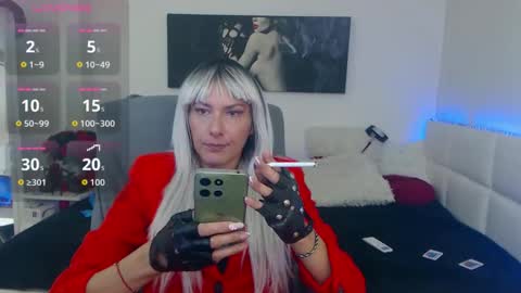 Snapshot of mistressevelyn_ chatting on October 14, 11:11 am MistressEvelyn online show from October 14, 11:11 am