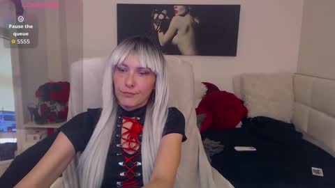 Snapshot of mistressevelyn_ chatting on October 20, 5:41 am MistressEvelyn online show from October 20, 5:41 am