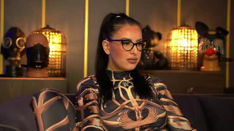 Mistress Kelly online show from April 17, 9:40 pm