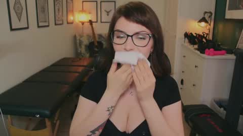 SANDY online show from April 22, 1:56 pm