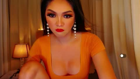 Leah online show from April 19, 8:44 pm