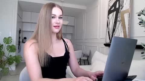 mistressuniverse online show from February 28, 8:48 am