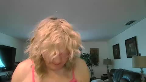 Snapshot of mistygoodslut chatting on May 12, 11:51 am mistygoodslut online show from May 12, 11:51 am