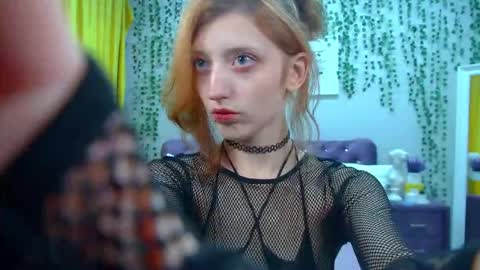 Snapshot of mistymarlow chatting on October 13, 6:19 pm Misty online show from October 13, 6:19 pm