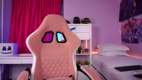 Misty online show from February 9, 5:33 am