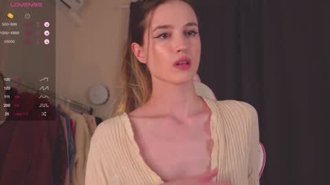 Snapshot of mita_mp4 chatting on January 22, 10:29 am Mita online show from January 22, 10:29 am