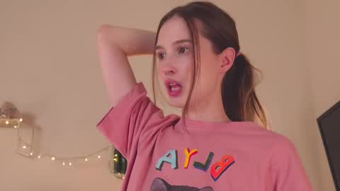 Snapshot of mita_mp4 chatting on February 11, 7:33 am Mita online show from February 11, 7:33 am