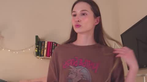 Snapshot of mita_mp4 chatting on February 17, 7:15 am Mita online show from February 17, 7:15 am