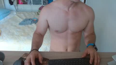 Snapshot of mitcheli chatting on February 26, 2:57 pm Onlyfans online show from February 26, 2:57 pm