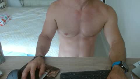 Snapshot of mitcheli chatting on October 21, 3:24 pm Onlyfans online show from October 21, 3:24 pm