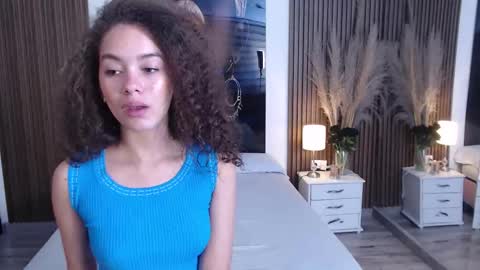 Snapshot of miticabrennet chatting on September 25, 3:21 am Mtica Brennet online show from September 25, 3:21 am