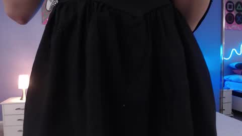 Snapshot of miticabrennet chatting on October 4, 3:43 pm Mtica Brennet online show from October 4, 3:43 pm