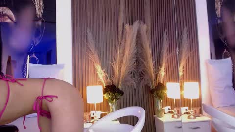 Snapshot of miticabrennet chatting on November 20, 3:39 am Mtica Brennet online show from November 20, 3:39 am