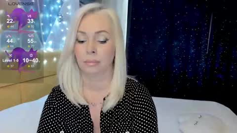 Snapshot of miya_kisss chatting on February 22, 8:50 am Miya online show from February 22, 8:50 am