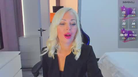 Snapshot of miya_kisss chatting on October 25, 9:06 am Miya online show from October 25, 9:06 am