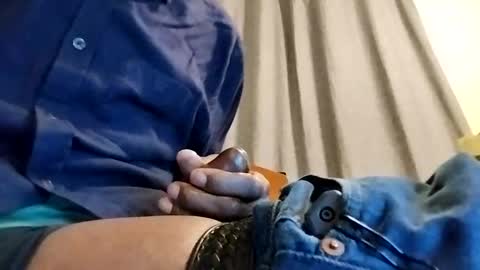 Snapshot of mizerze chatting on January 2, 2:33 am mizerze online show from January 2, 2:33 am