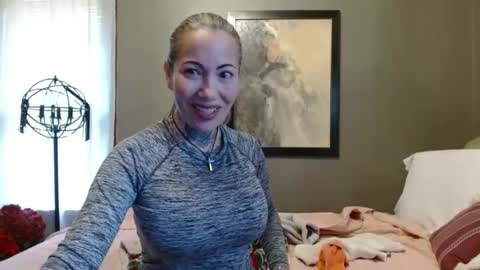 MizXtrix online show from October 27, 7:07 pm