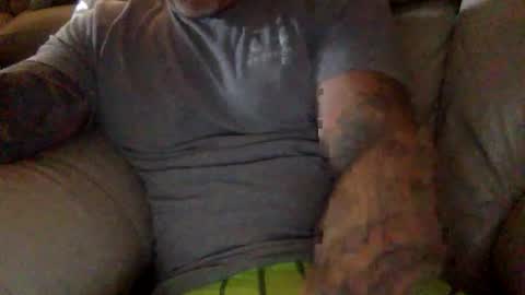 Snapshot of mjg175 chatting on January 9, 5:37 pm SexyRed online show from January 9, 5:37 pm